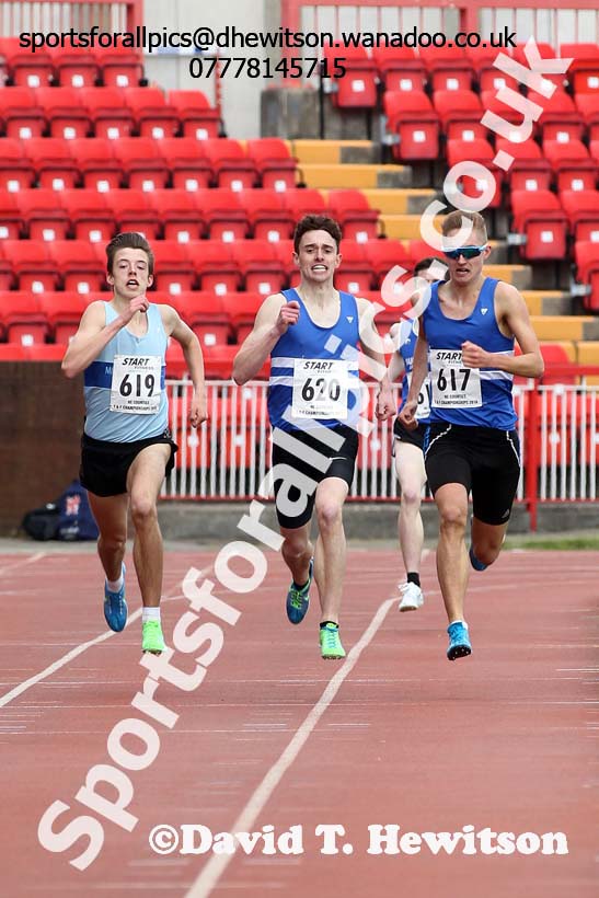 Mens under-20s 1500 metres, North Eastern Track and Field Champs, Gateshead Stadium. Photo: David T. Hewitson/Sports for All Pics